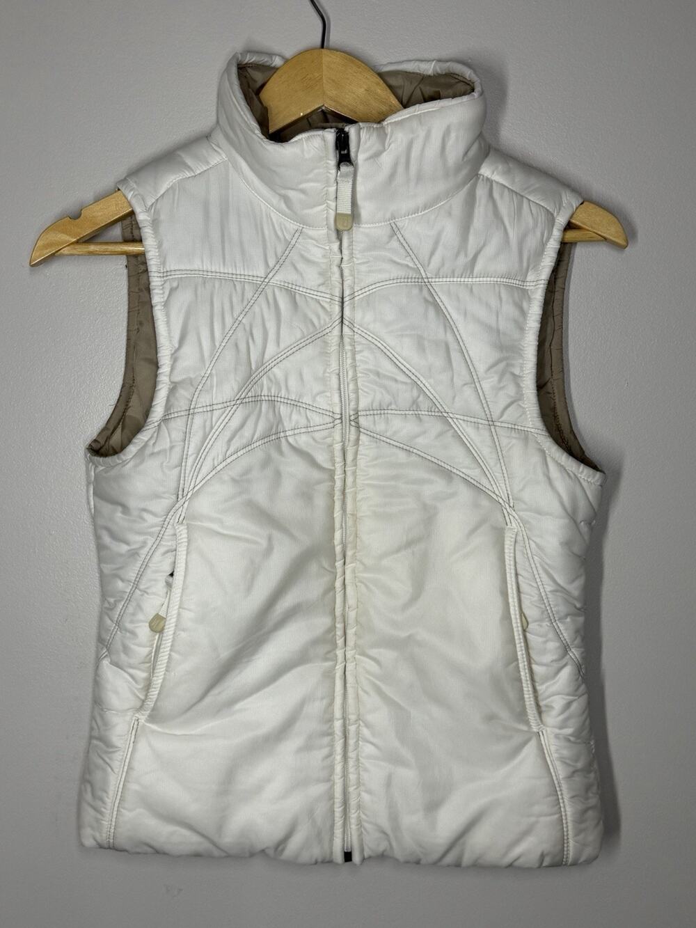 Alpine Design Puffer Vest Womens Small Ivory Full Zip Quilted Sporty Athleisure